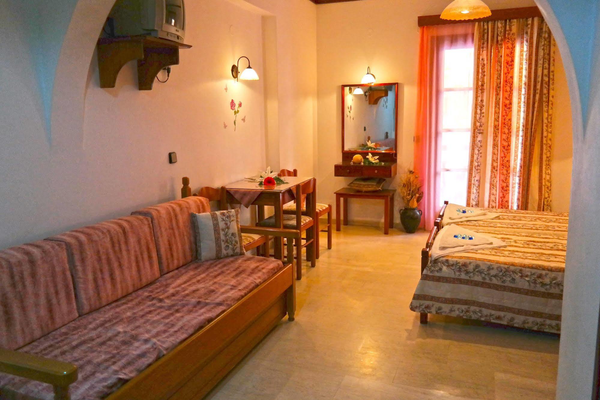 Golden Beach Studios Down Town Naxos City Exterior foto
