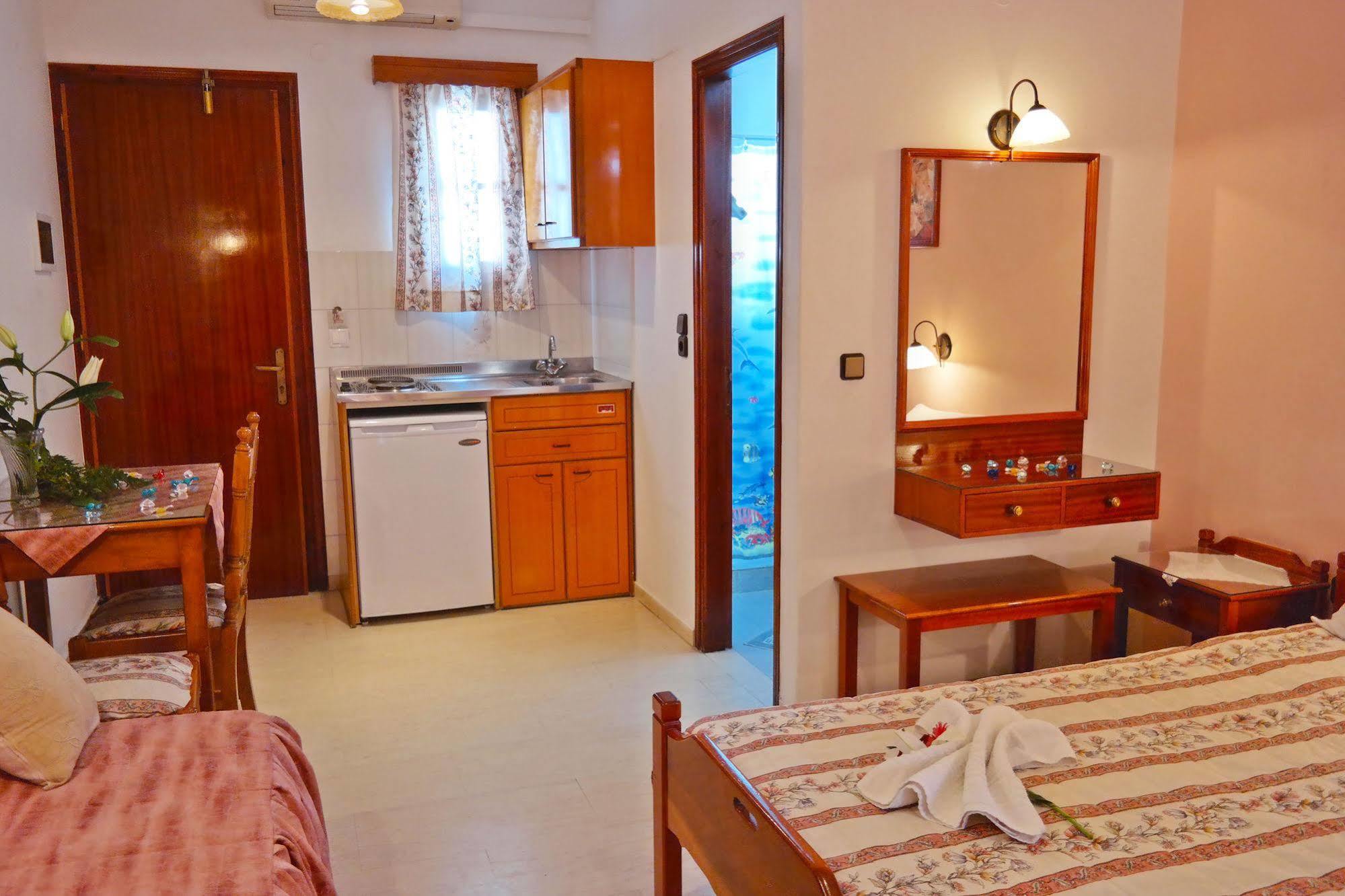 Golden Beach Studios Down Town Naxos City Exterior foto