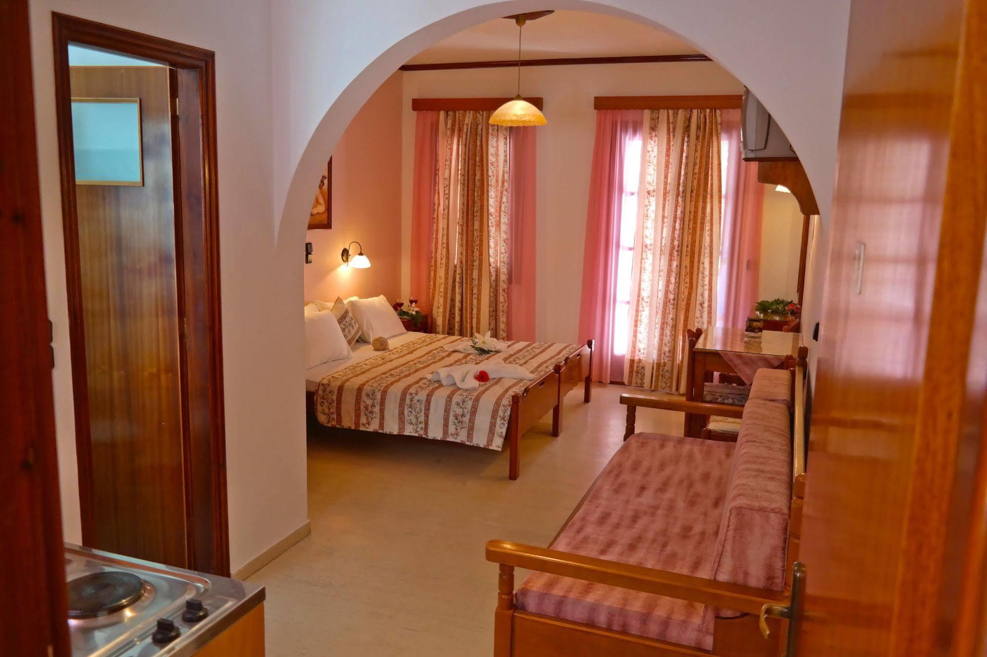 Golden Beach Studios Down Town Naxos City Exterior foto